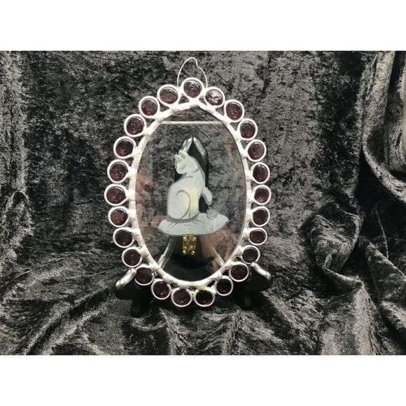 Leaded Glass Sun Catcher Etched Cat Kitten Kitty With Yarn Purple Edge Handmade - Picture 3 of 5